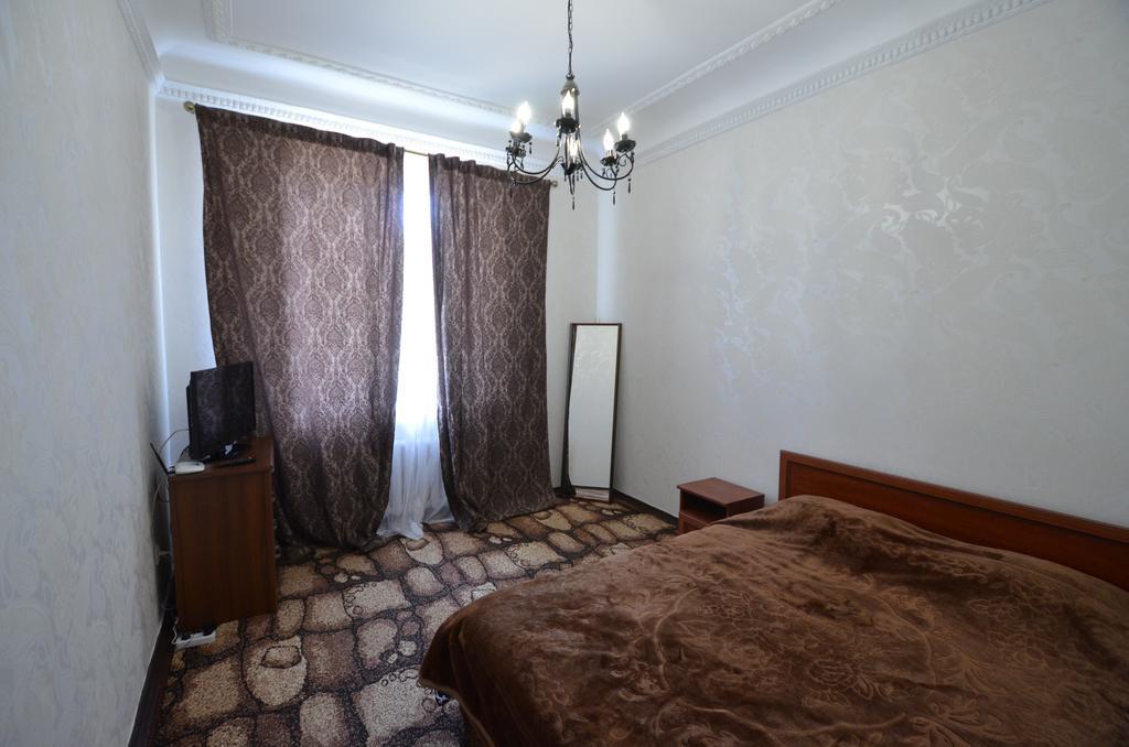 Apartments On Sobornaya Street Near The Waterfront Mikolajiv Szoba fotó